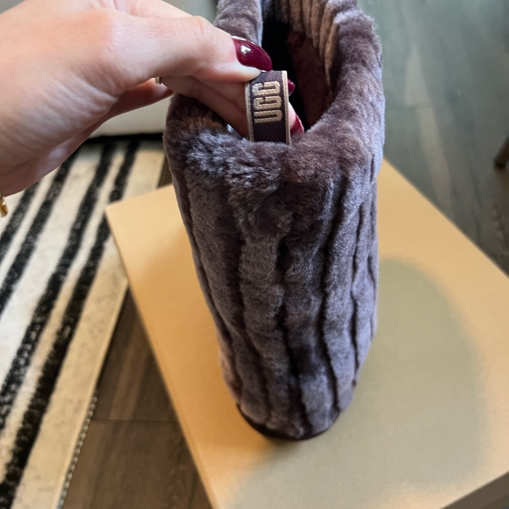 UGG Classic Short Sherpa Corduroy Platform Boot aka Churro UGGs 💗 - Picture 4 of 8